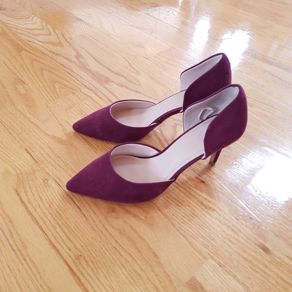 Burgundy heels - Picture 2 of 3